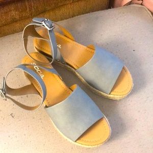 💐 Soda Platform Ankle Strap Sandals